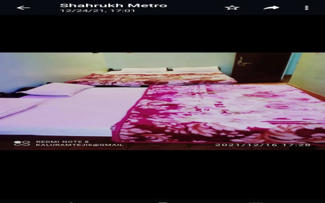 OYO 86469 Mahadev Hotel