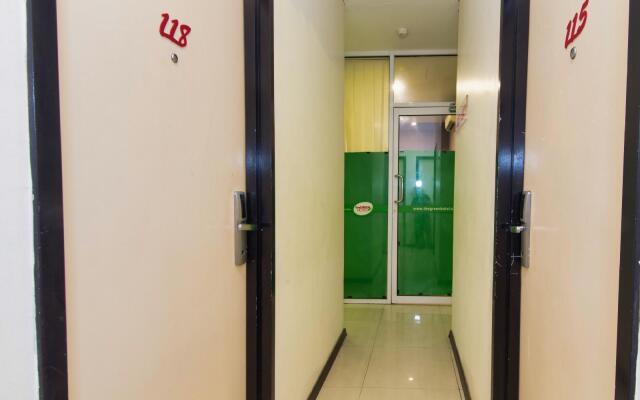 OYO 479 The Green Hotel