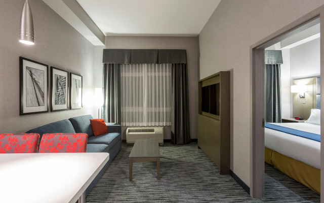 Holiday Inn Express Hotel & Suites Riverport Richmond by IHG