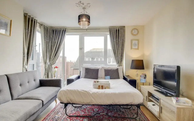 Modern Glenthorne Road Apartment