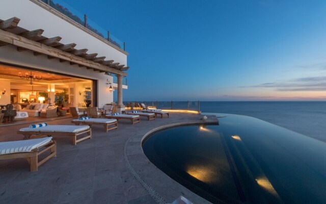 Sophisticated Cliffside Platinum Villa Turquesa 9BR Overlooking the Pacific