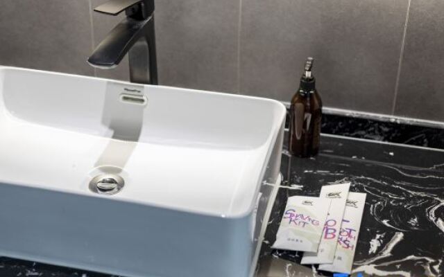 viewking Hotel (Shanghai Hongqiao Hub Longhu Tianjie Branch)