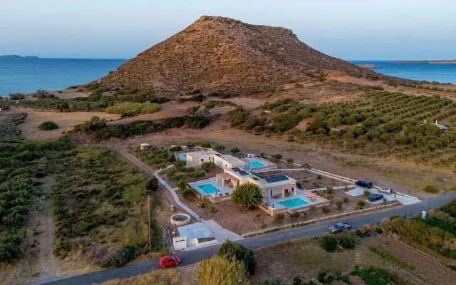 Kastri Hill Luxury Villas