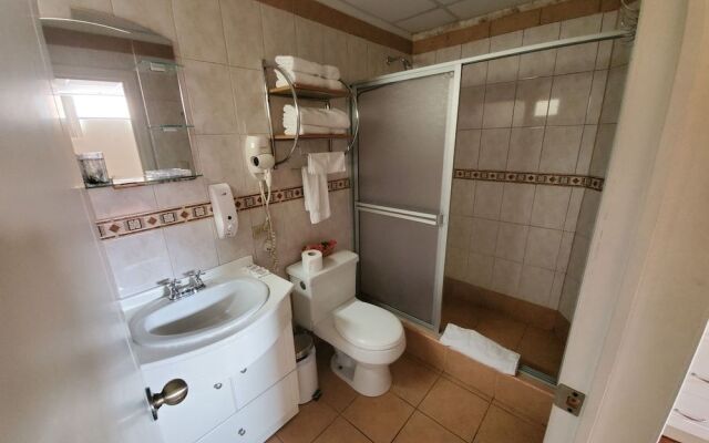 Mariscal Inn & Suites