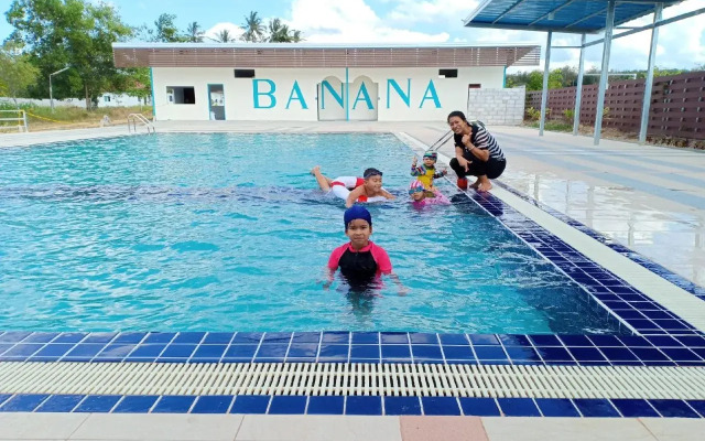 Banana Resort Sadao