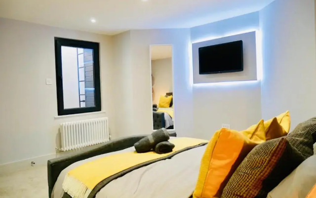 Luxury 3 bedroom Apartment near Bournemouth Beach & Poole