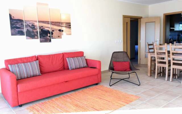 Apartamento Junto à Praia na Arrifana, by Izibookings