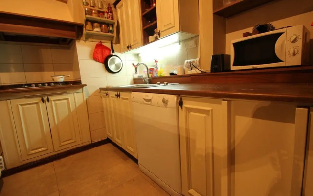 Luxury 120 m2 apt With Balcony Next to the Beach