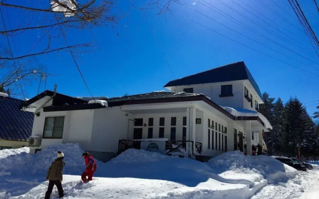Hakuba Landmark Iwatake Lodge