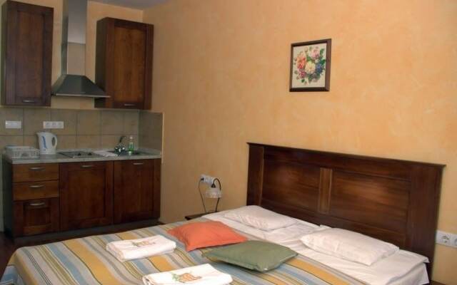 Triász Aparthotel