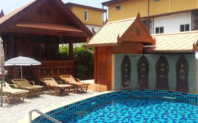 Golden Teak Resort Baan Sapparot