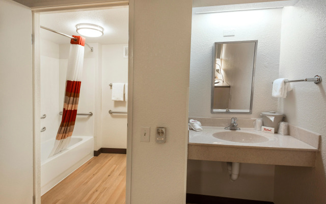 Red Roof Inn Chicago - Downers Grove