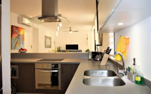 Full of nature 2BR Condo with balcony by Happy Address