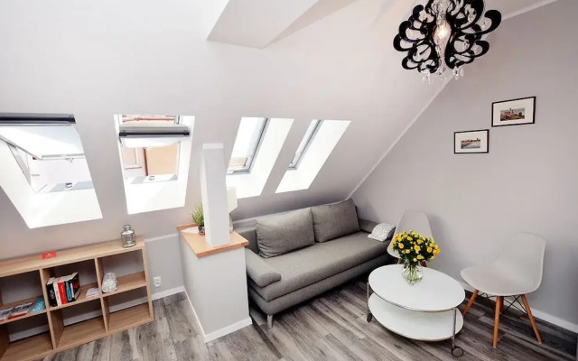 Golden Sun Apartments-Port