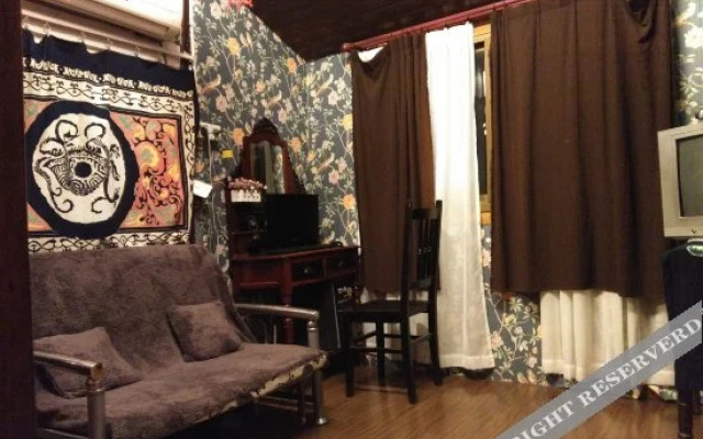 Yijia Hostel