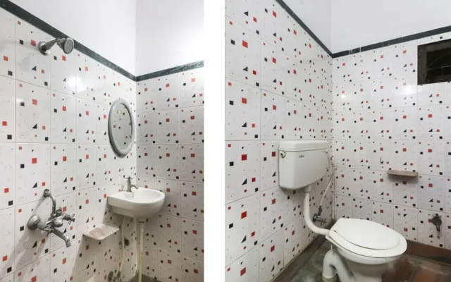 SPOT ON 49918 Hotel Ganapati