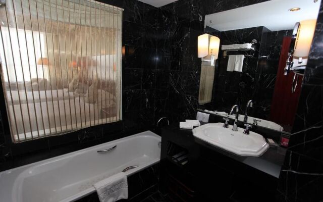 Hong'an International Hotel