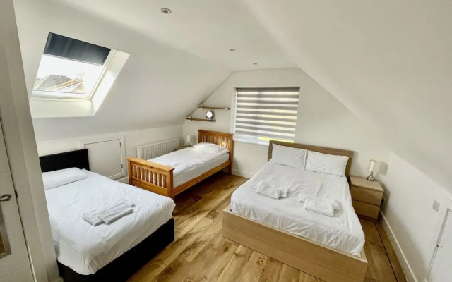 Four Corners Holiday Home with Hot Tub & Sauna