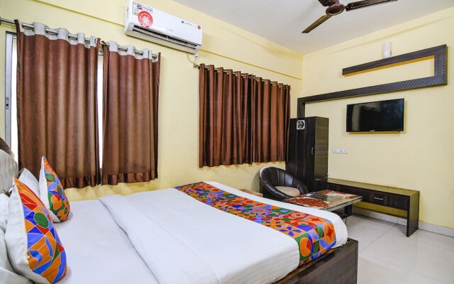 Fabhotel Eco Inn