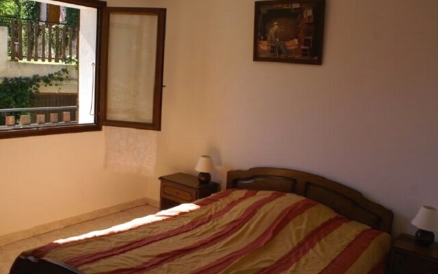 Les Cytises by Gites de France