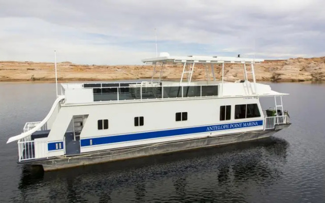 Antelope Point Marina at Lake Powell