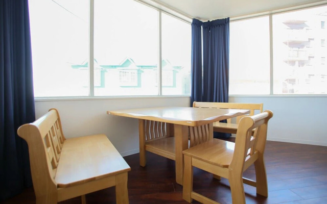 Zenibako House 2F
