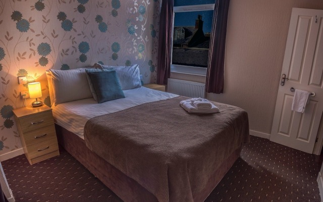 Number 44 Hotel & Bar