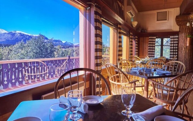 Glacier Park Lodge