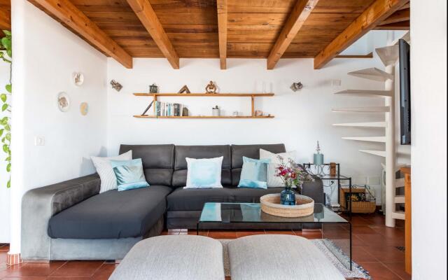 Luminous loft apartment next to the Atlantic Ocean