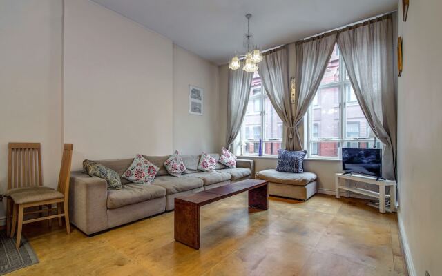 Bright, Spacious 2BR Central Manchester Flat for 4