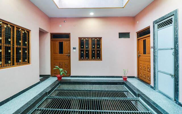 SPOT ON 77097 H R Paying Guest House