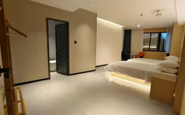 Baoting Baocheng Hanting smart Hotel