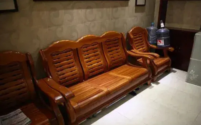 Liuzhou Junxiang Inn (Kanghua Branch)