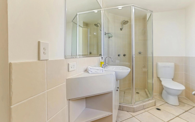 Cosy apartment with ocean views, Sunshine Beach