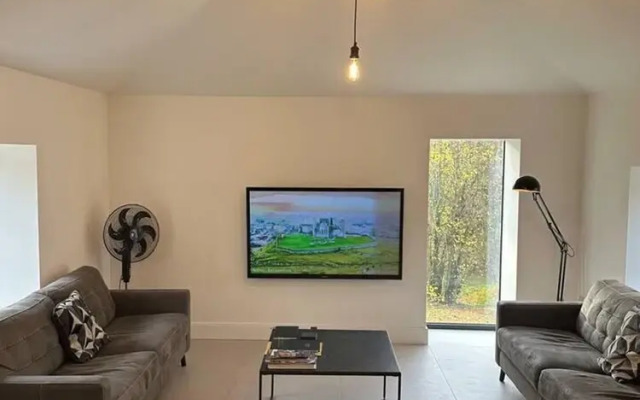 Stunning 3-bed Stone Barn Near Sion Mills