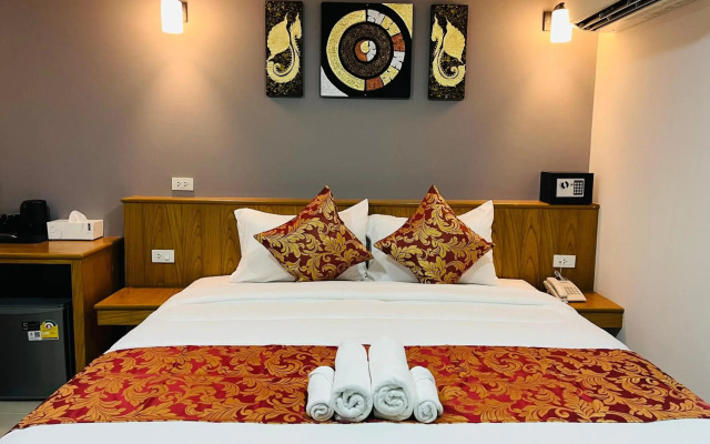 Top High Airport Link Hotel
