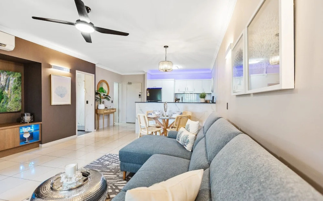 Coral Luxe Resort - 9 Pools Gym BBQ – Guest Rooms – Cairns