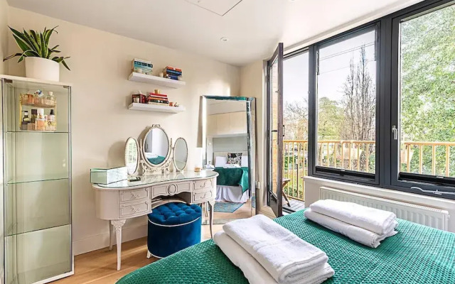 A Stylish Haven Near Portobello Road