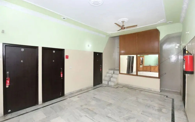 OYO 11417 Hotel Lotus