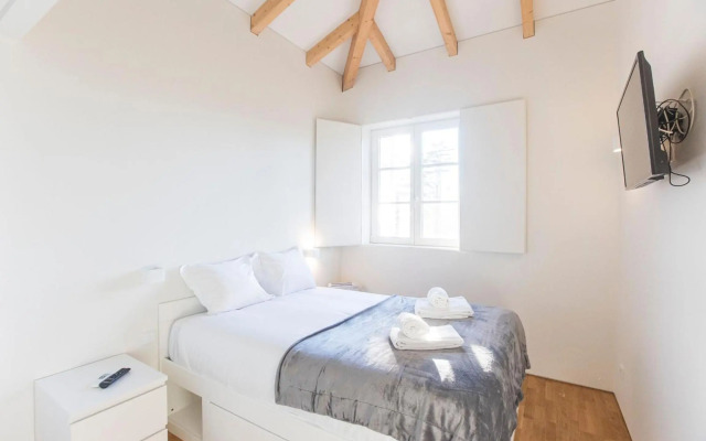 Modern 2BR Duplex Downtown by Art District by LovelyStay