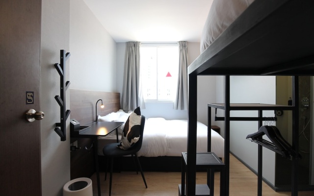 ST Signature Bugis Beach, DAYUSE, 5 hours: 9AM-2PM – Guest Rooms – Singapore