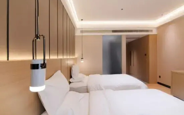 Sunshine Beach Holiday Hotel