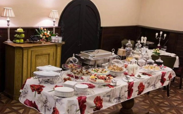 Grand Boutique Hotel