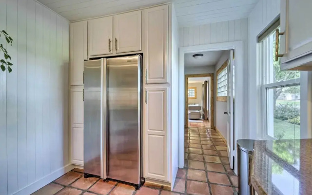 Lovely Lubbock Home w/ Furnished Deck & Grill