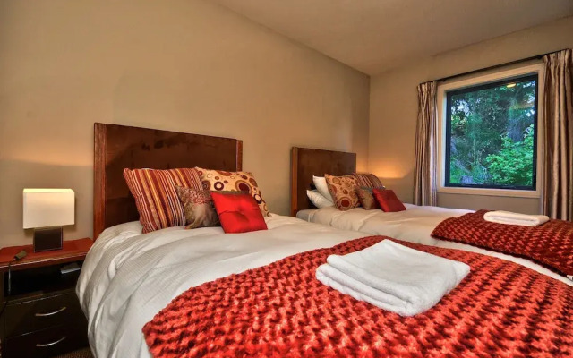 Style and comfort on Greenstone Place – Fernhill