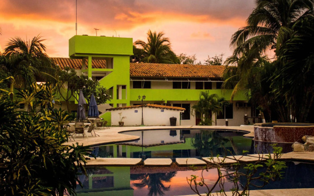 Suites & Hotel Punta Esmeralda