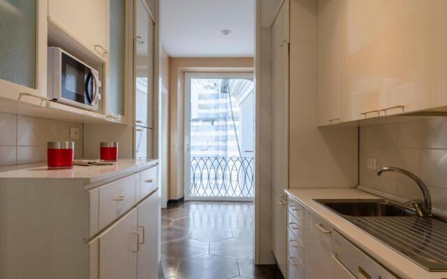 JOIVY Exclusive Flat For 6 Near Cathedral Of Genoa
