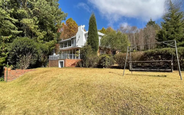 Elm Tree House - Dullstroom - holiday home