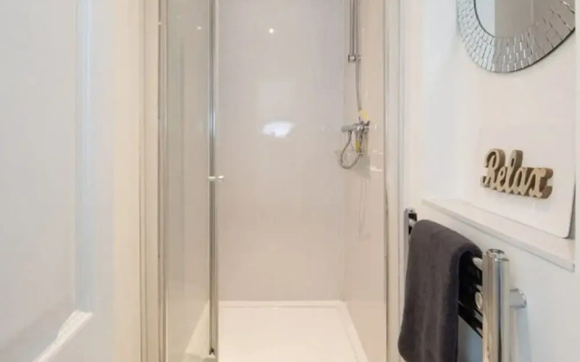 Absolute Beachfront With Decked Garden Oasis and Views