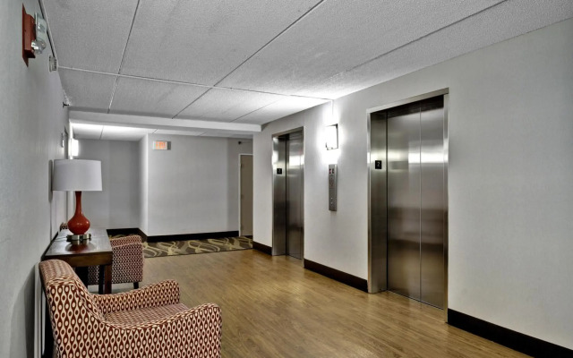 Quality Hotel & Suites At The Falls
